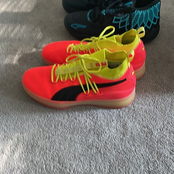 3 pairs of Puma basketball shoes - Picture 3 of 8